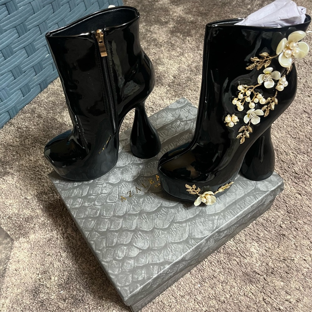 Elegant Black Platform Boots with Floral Accents